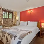 The Coppermines Mountain Sawyers, Carpenters, Millrace, Pelton Wheel, Sleeps 22 Holiday home