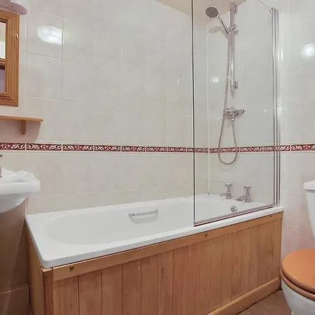 The Coppermines Mountain Sawyers, Carpenters, Millrace, Pelton Wheel, Sleeps 22 Holiday home