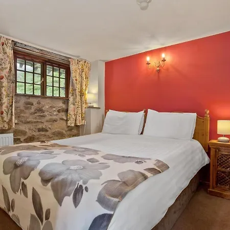 The Coppermines Mountain Sawyers, Carpenters, Millrace, Pelton Wheel, Sleeps 22 Holiday home