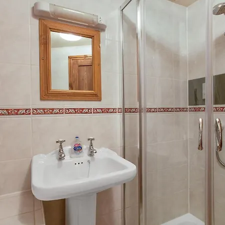 The Coppermines Mountain Sawyers, Carpenters, Millrace, Pelton Wheel, Sleeps 22 Coniston