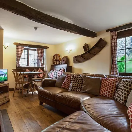 The Coppermines Mountain Sawyers, Carpenters, Millrace, Pelton Wheel, Sleeps 22 Holiday home *