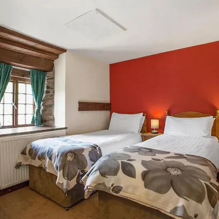 Holiday home The Coppermines Mountain Sawyers, Carpenters, Millrace, Pelton Wheel, Sleeps 22 *